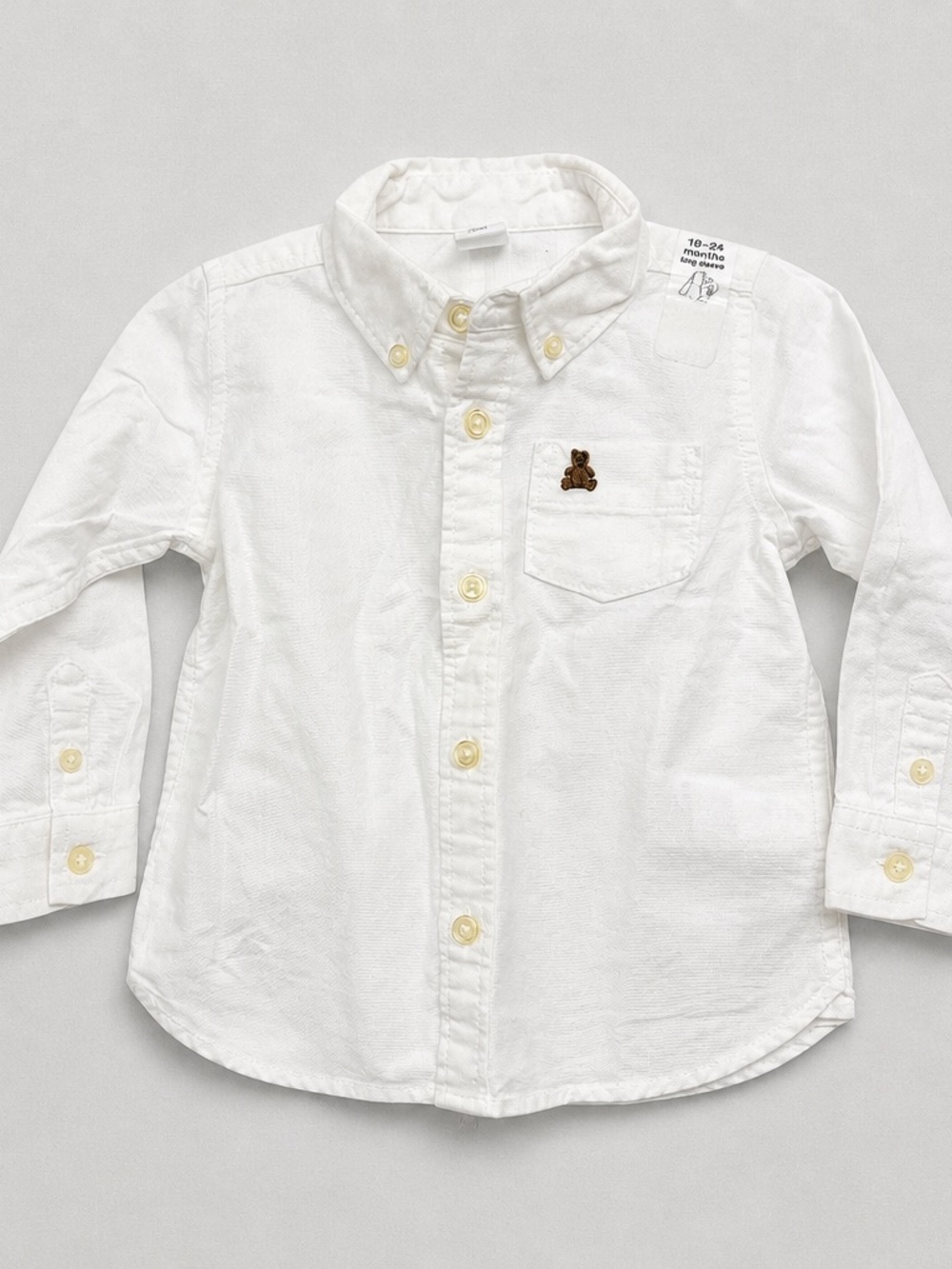 GAP White Button-Down Shirt with Pocket Bear Accent NWT size 18-24 months